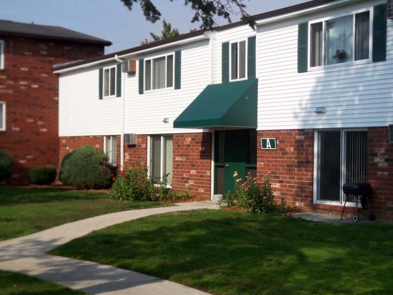 Amenities Bowling Green Village